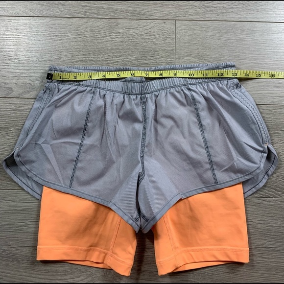 Lululemon Run: Sneak A Peek Short Grey & Orange - Picture 7 of 9